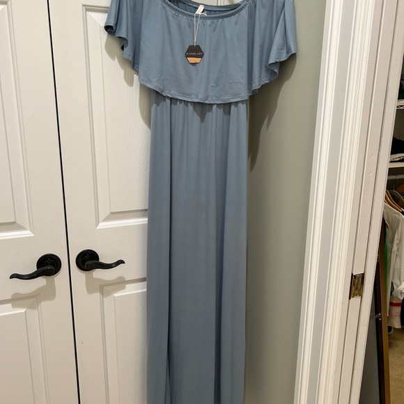 Off the Shoulder Maxi Maternity Dress - Picture 3 of 7